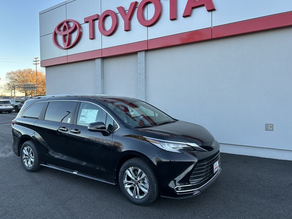 2026 Toyota Sienna Limited 7-Passenger AWD