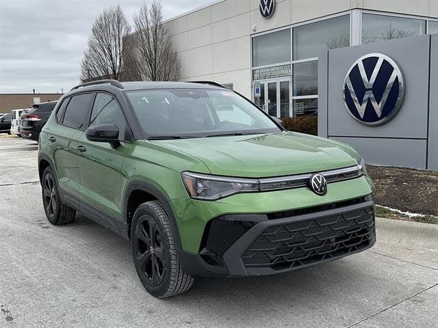 2026 Volkswagen Taos SE Black 4Motion