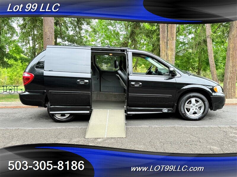 2005 Dodge Grand Caravan SXT FWD