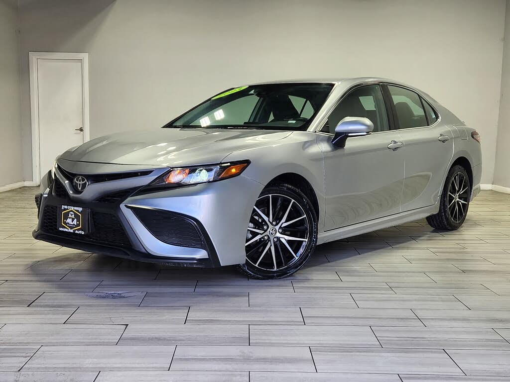 2023 Toyota Camry SE Nightshade FWD