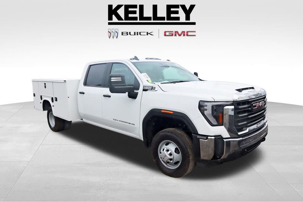 2025 GMC Sierra 3500HD Chassis Pro Crew Cab 4WD
