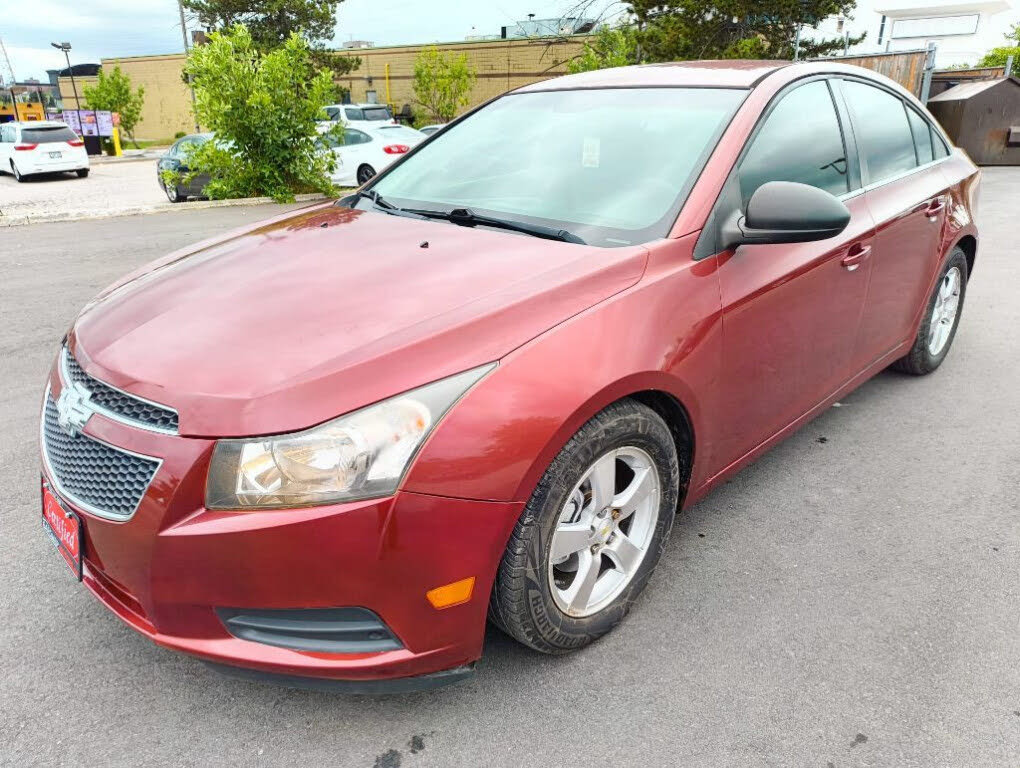 2012 Chevrolet Cruze LS Sedan FWD
