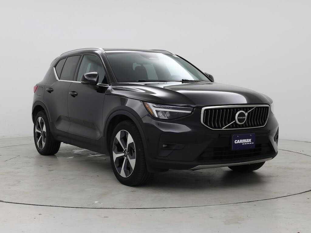 2023 Volvo XC40 B5 Plus Bright Theme AWD
