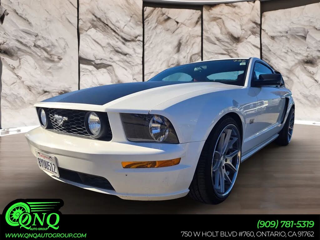 2005 Ford Mustang GT Premium Coupe RWD