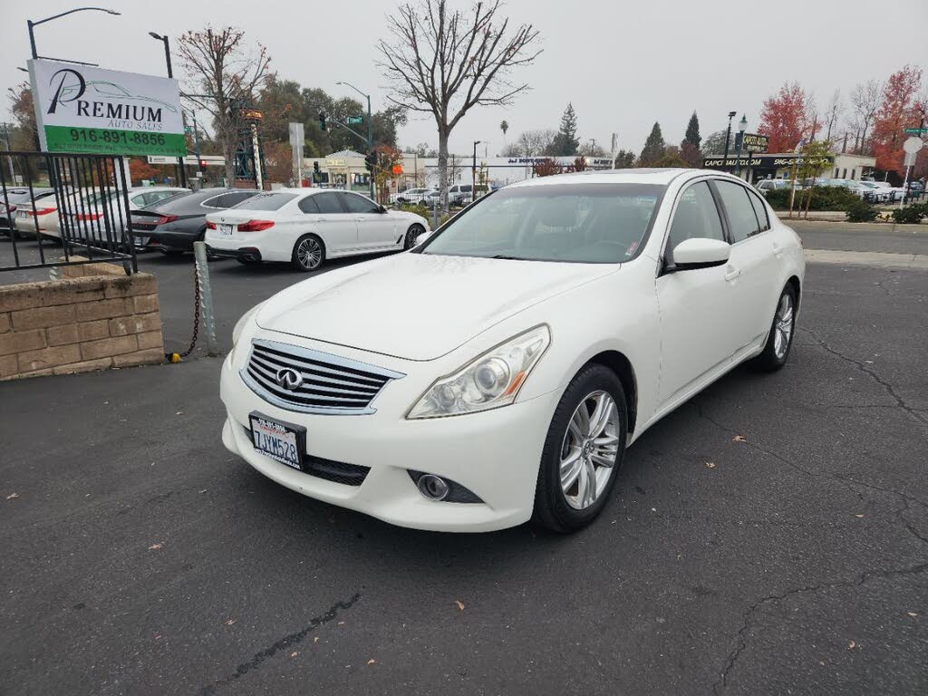 2013 INFINITI G37 Journey Sedan RWD