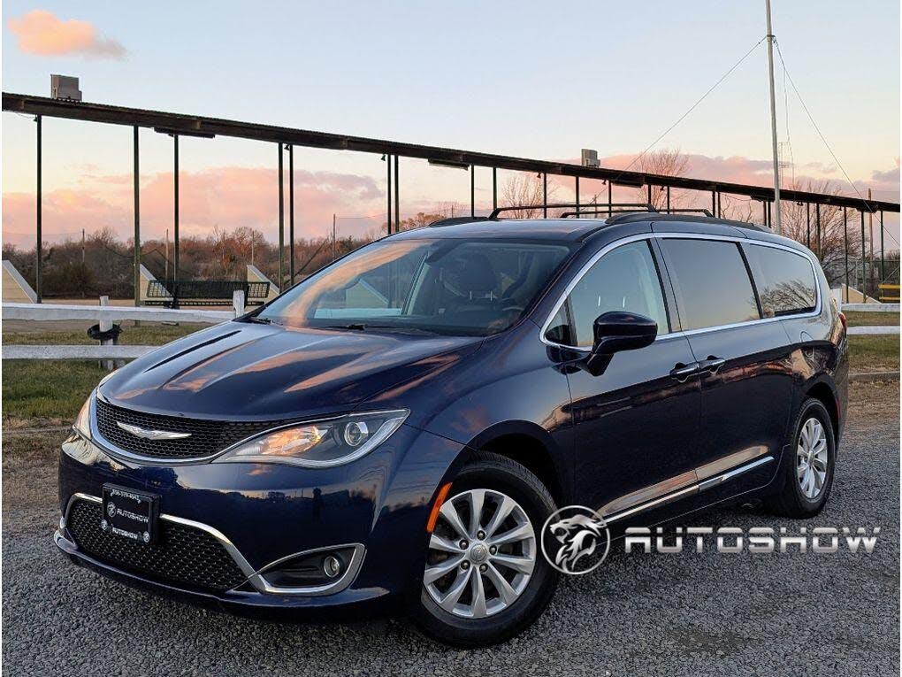 2017 Chrysler Pacifica Touring L FWD