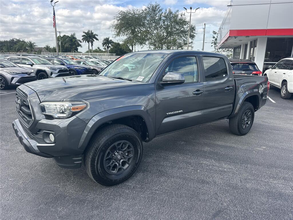 2017 Toyota Tacoma SR5 V6 Double Cab RWD