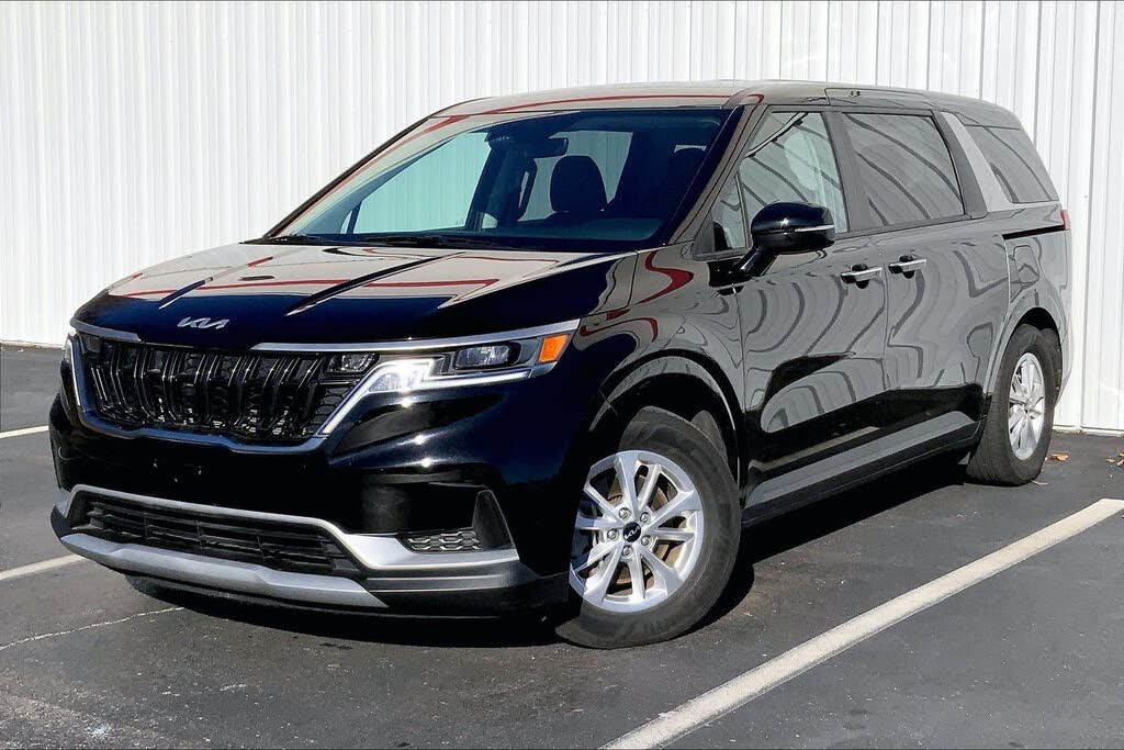 2024 Kia Carnival LX FWD