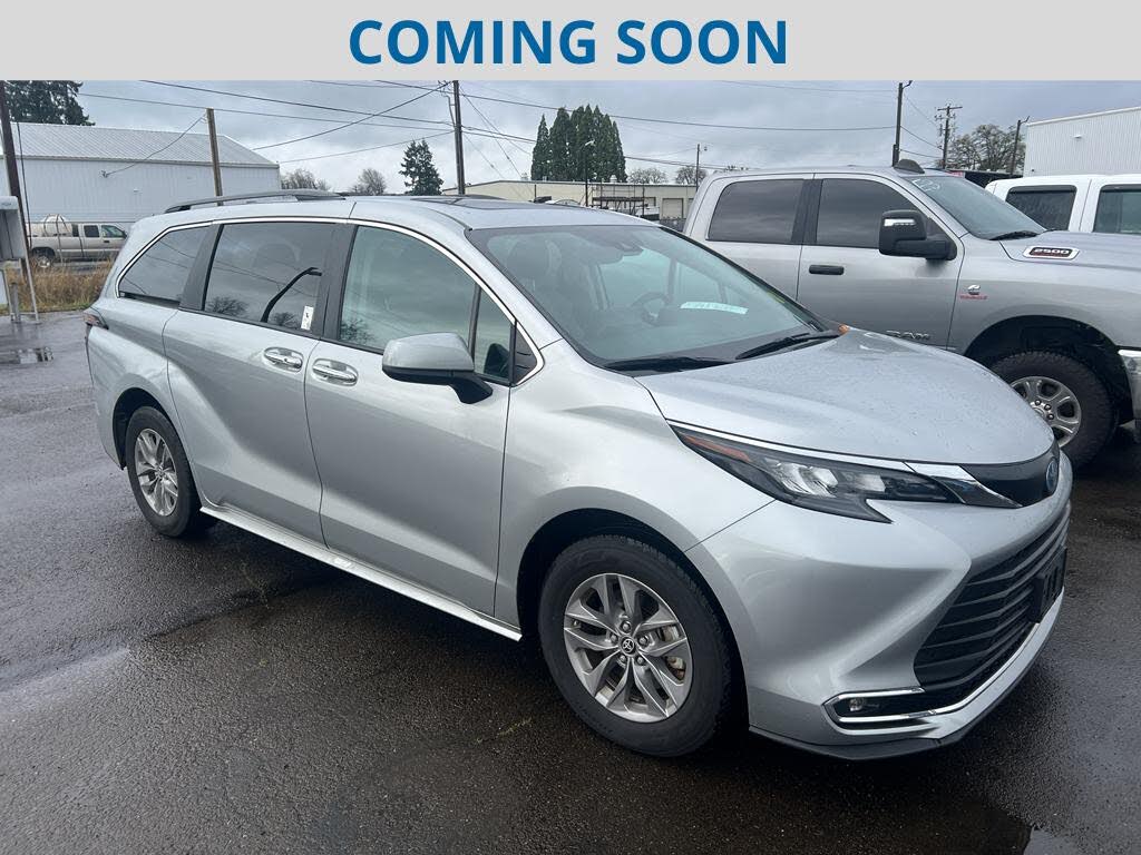 2024 Toyota Sienna XLE 7-Passenger FWD