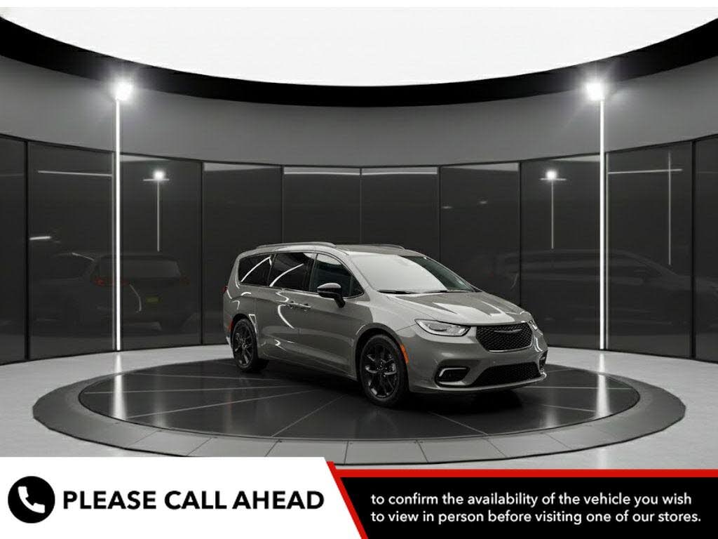 2025 Chrysler Pacifica Limited FWD