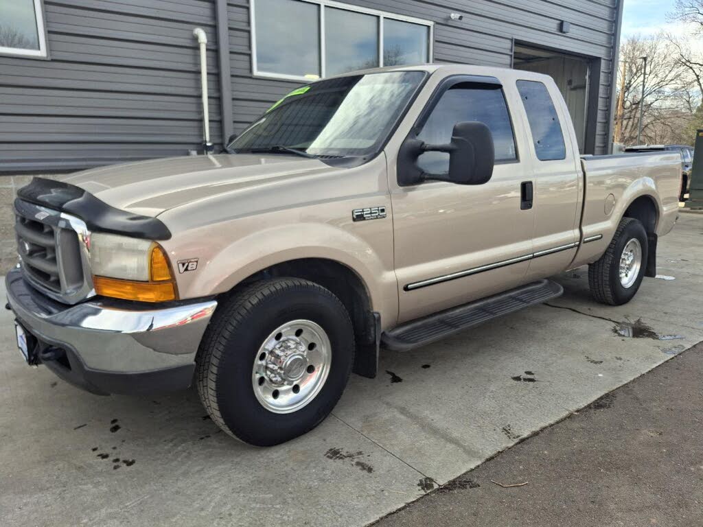 1999 Ford F-250 Super Duty XL Extended Cab SB