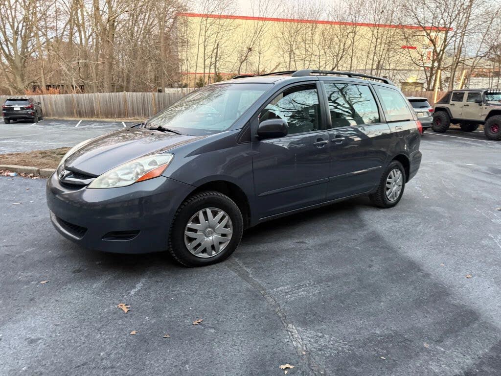 2009 Toyota Sienna CE 7-Passenger