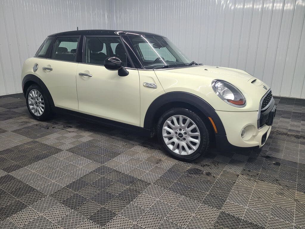 2015 MINI Cooper S 4-Door Hatchback FWD