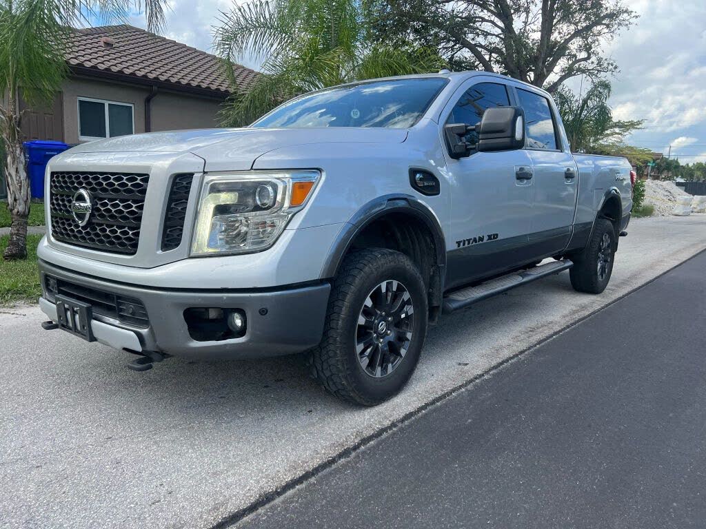 2017 Nissan Titan XD PRO-4X Crew Cab 4WD