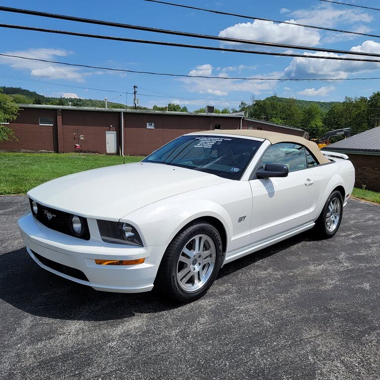 2005 Ford Mustang GT Convertible RWD