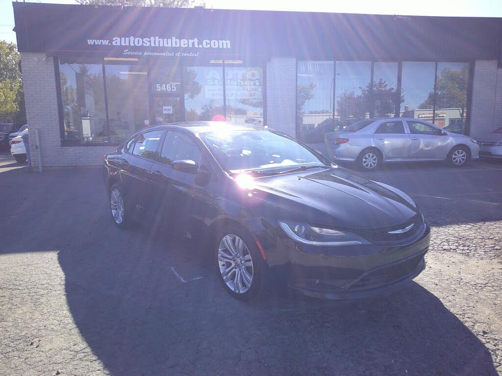 Chrysler 200 S Sedan FWD 2015