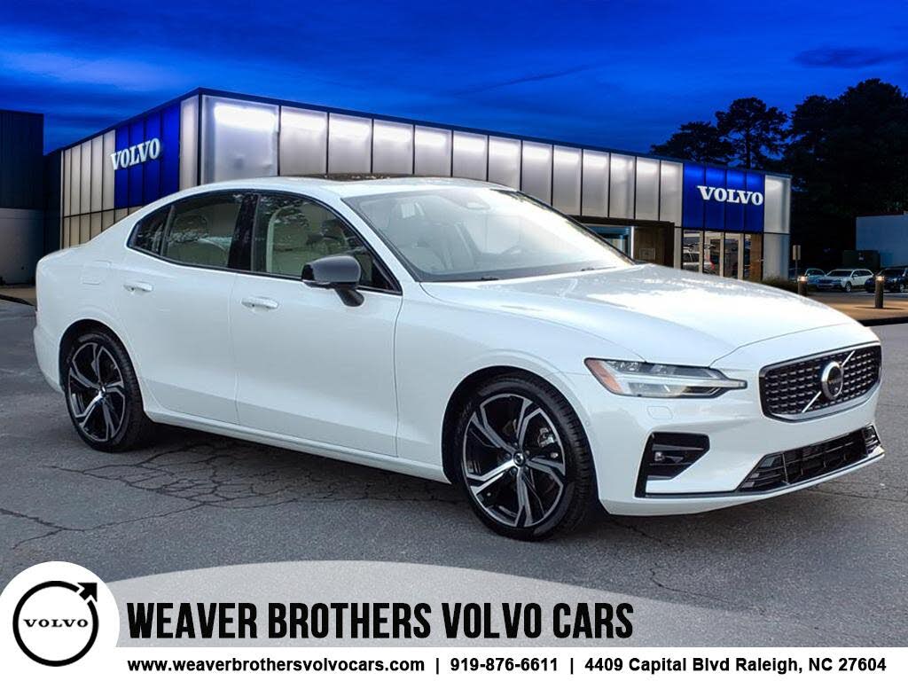 2024 Volvo S60 B5 Ultimate Dark Theme AWD