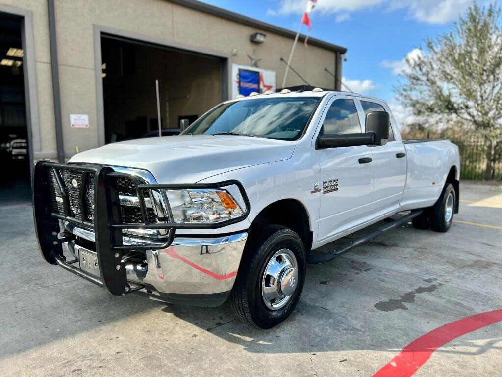 2018 RAM 3500 Tradesman Crew Cab LB DRW 4WD