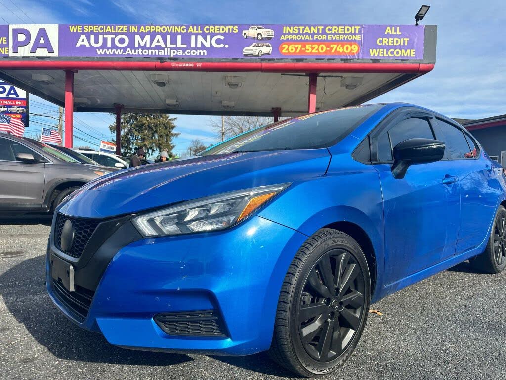 2022 Nissan Versa SR FWD