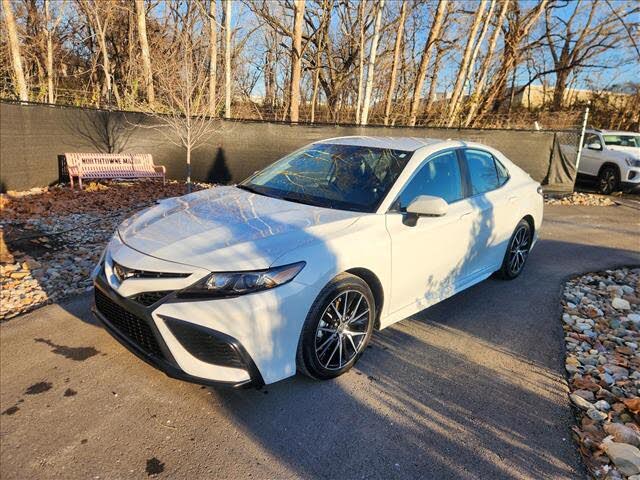 2024 Toyota Camry SE FWD