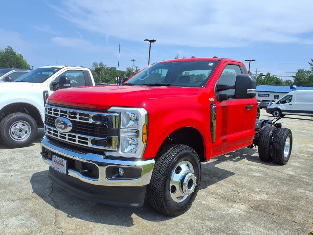 2025 Ford F-350 Super Duty Chassis XL Regular Cab DRW 4WD