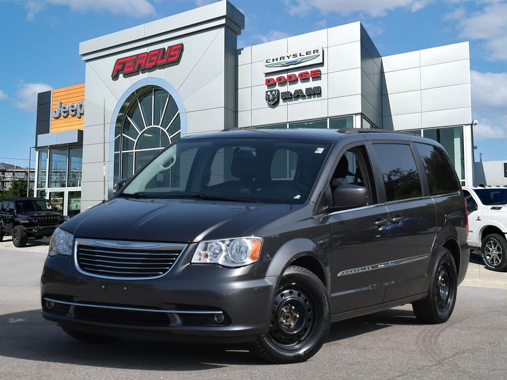 2016 Chrysler Town & Country Touring-L FWD