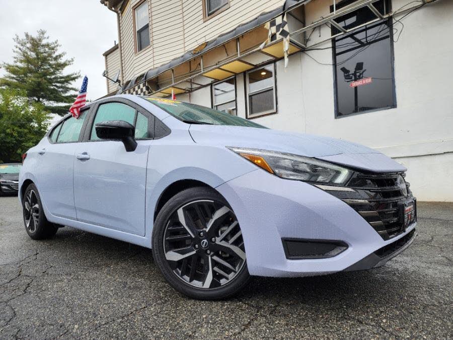 2024 Nissan Versa SR FWD