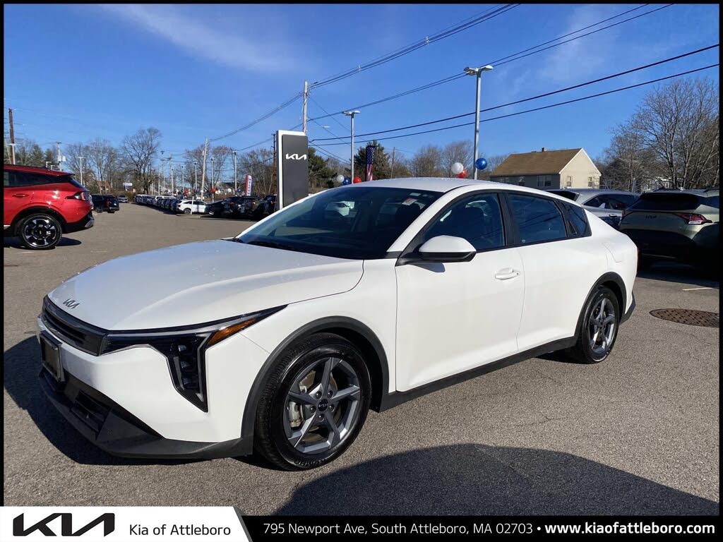 2025 Kia K4 LXS FWD