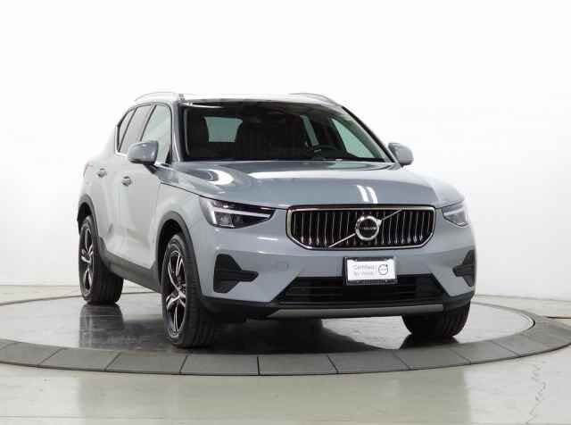 2025 Volvo XC40 B5 Core Bright Theme AWD