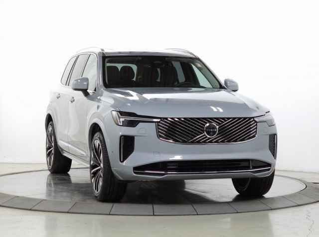 2025 Volvo XC90 B6 Plus Bright Theme 7-Passenger AWD