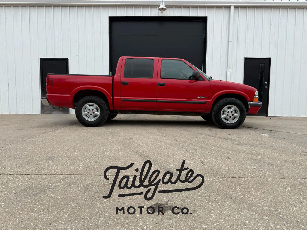 2001 Chevrolet S-10 LS Crew Cab 4WD