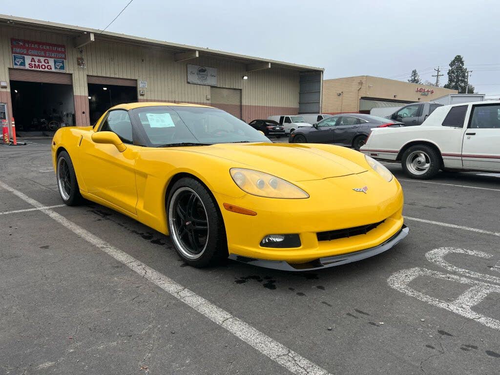 2005 Chevrolet Corvette Coupe RWD