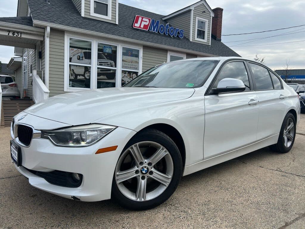 2014 BMW 3 Series 320i Sedan RWD