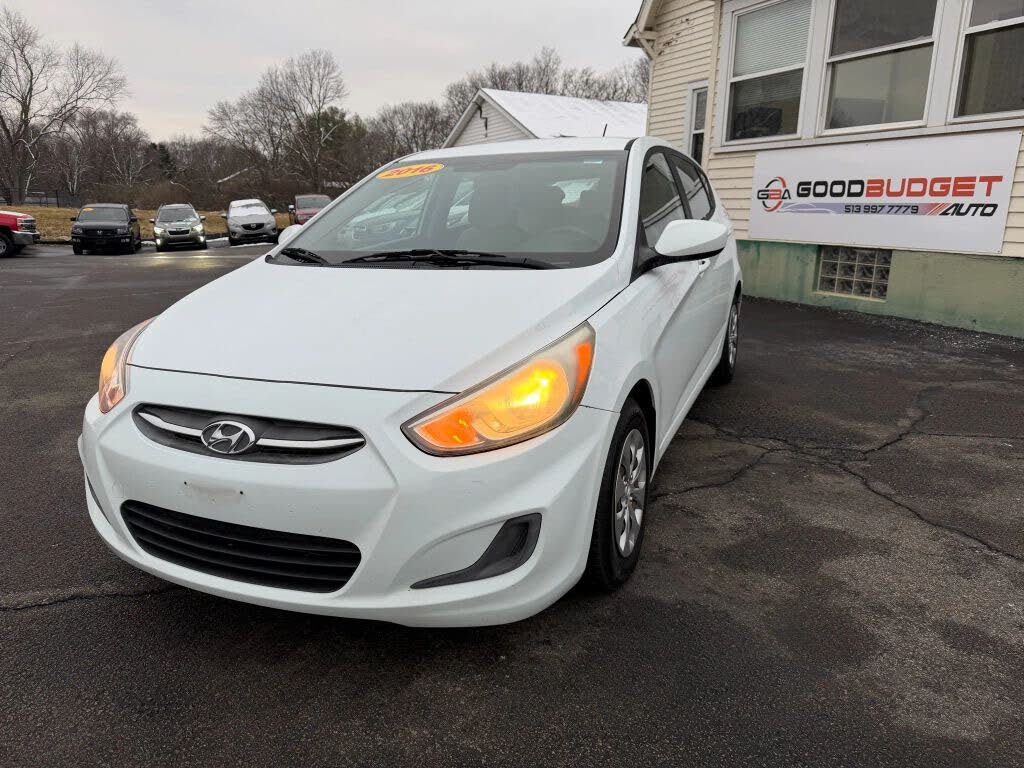 2016 Hyundai Accent SE 4-Door Hatchback FWD