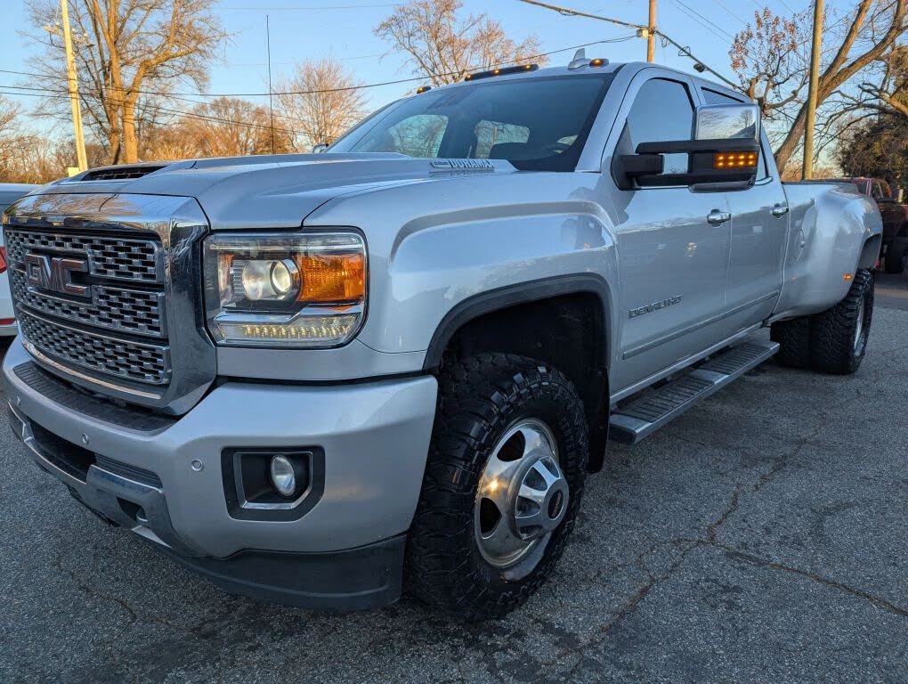 2019 GMC Sierra 3500HD Denali Crew Cab LB DRW 4WD