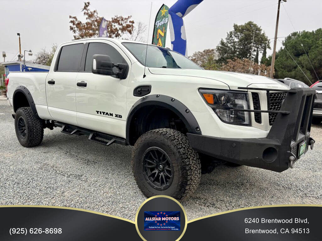 2019 Nissan Titan XD SV Crew Cab 4WD