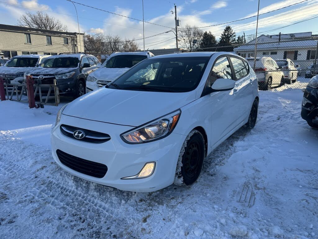 2017 Hyundai Accent SE 4-Door Hatchback FWD