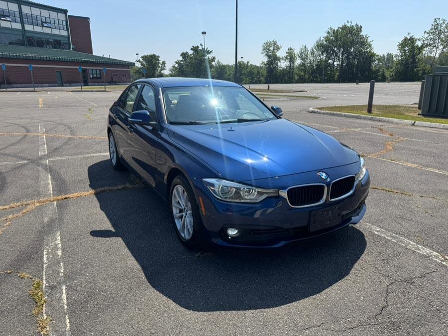 2018 BMW 3 Series 320i xDrive Sedan AWD