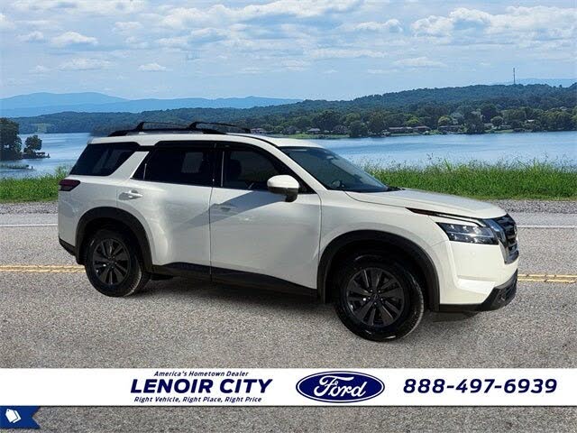 2022 Nissan Pathfinder SV FWD
