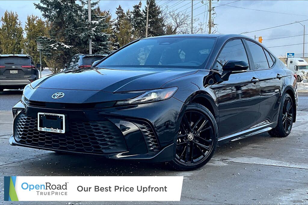 2025 Toyota Camry SE FWD