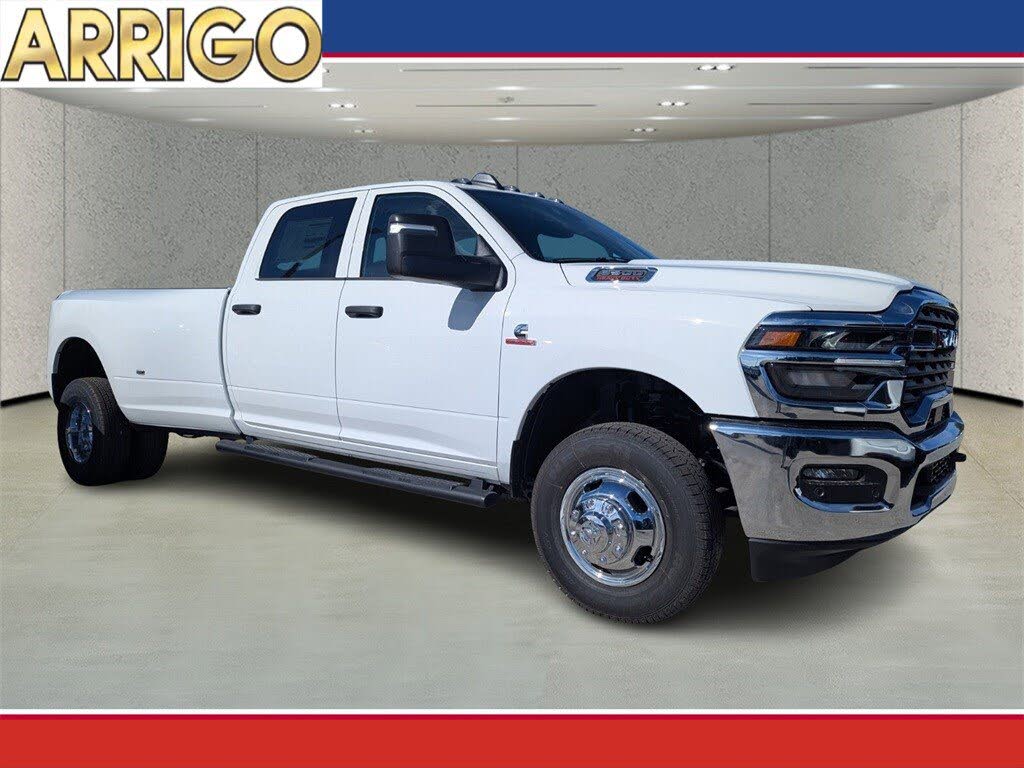2026 RAM 3500 Tradesman Crew Cab LB DRW 4WD