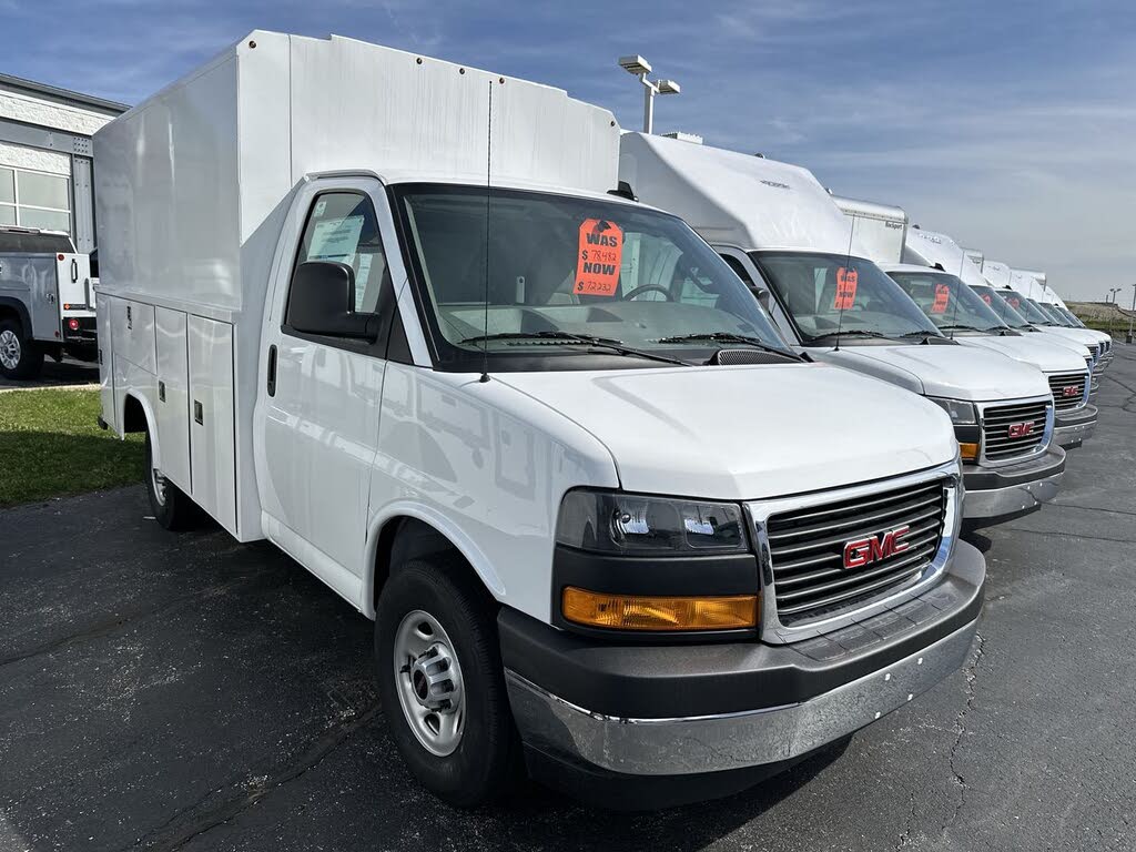 2025 GMC Savana Chassis 3500 139 Cutaway RWD