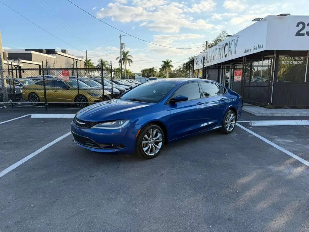 2015 Chrysler 200 S Sedan FWD