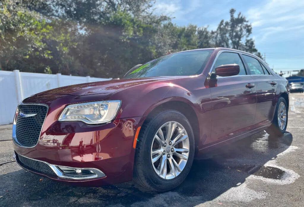 2017 Chrysler 300 Limited RWD