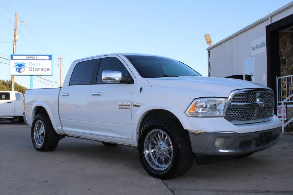 2017 RAM 1500 Laramie Crew Cab 4WD
