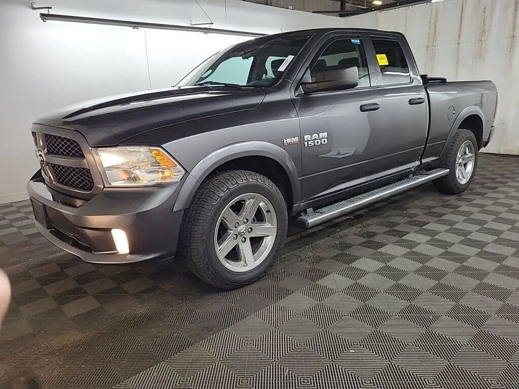 2017 RAM 1500 Express Quad Cab 4WD