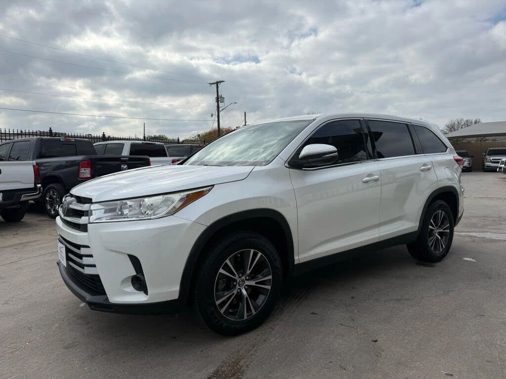 2019 Toyota Highlander LE FWD