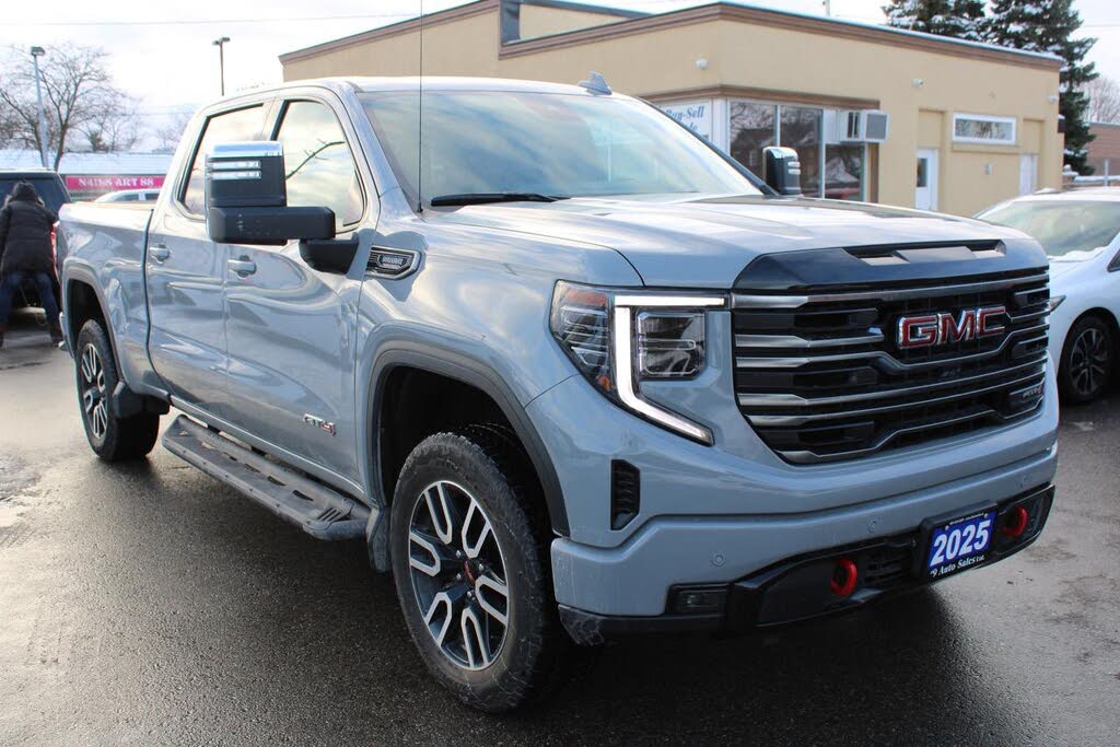2025 GMC Sierra 1500 AT4 Crew Cab 4WD