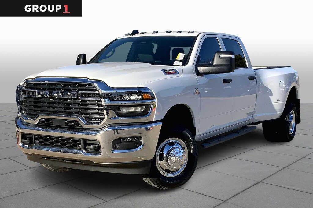 2026 RAM 3500 Tradesman Crew Cab LB DRW 4WD