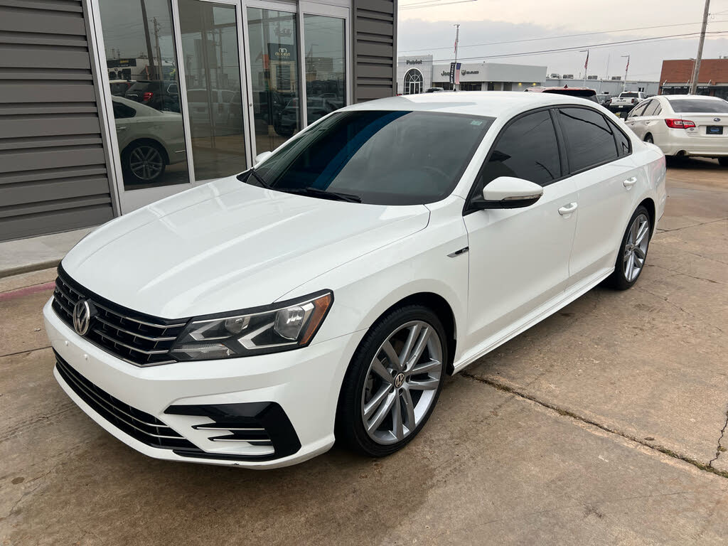 2018 Volkswagen Passat 2.0T R-Line FWD